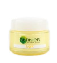 Garnier Light Увлажняющий отбеливающий крем для чувствительной кожи SPR 15